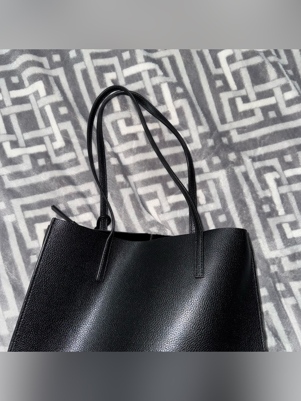 Marc Jacobs ‘The Grind’ Black Pebbled Leather Tote - Picture 13 of 14